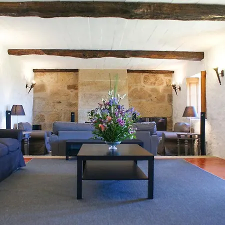 Sleeps 10 With Pool And Wifi Villa
