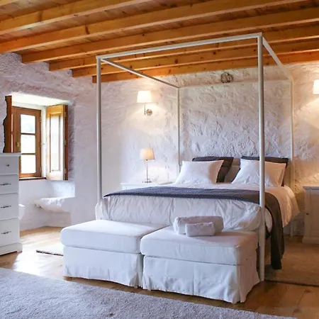 Villa Sleeps 10 With Pool And Wifi *